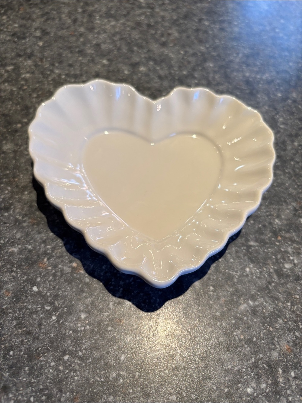 Pottery Barn White Heart-Shaped Ceramic heirloom scalloped  Plate